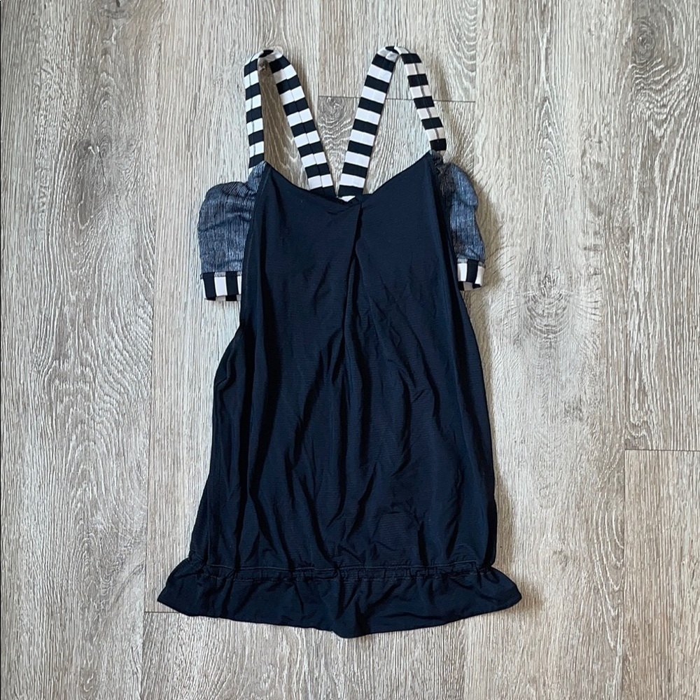 Lululemon size 6 black stripe workout tank with bra